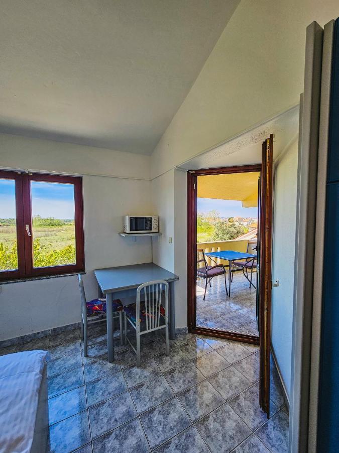 Aenona Sea View Apartments Nin Exteriör bild