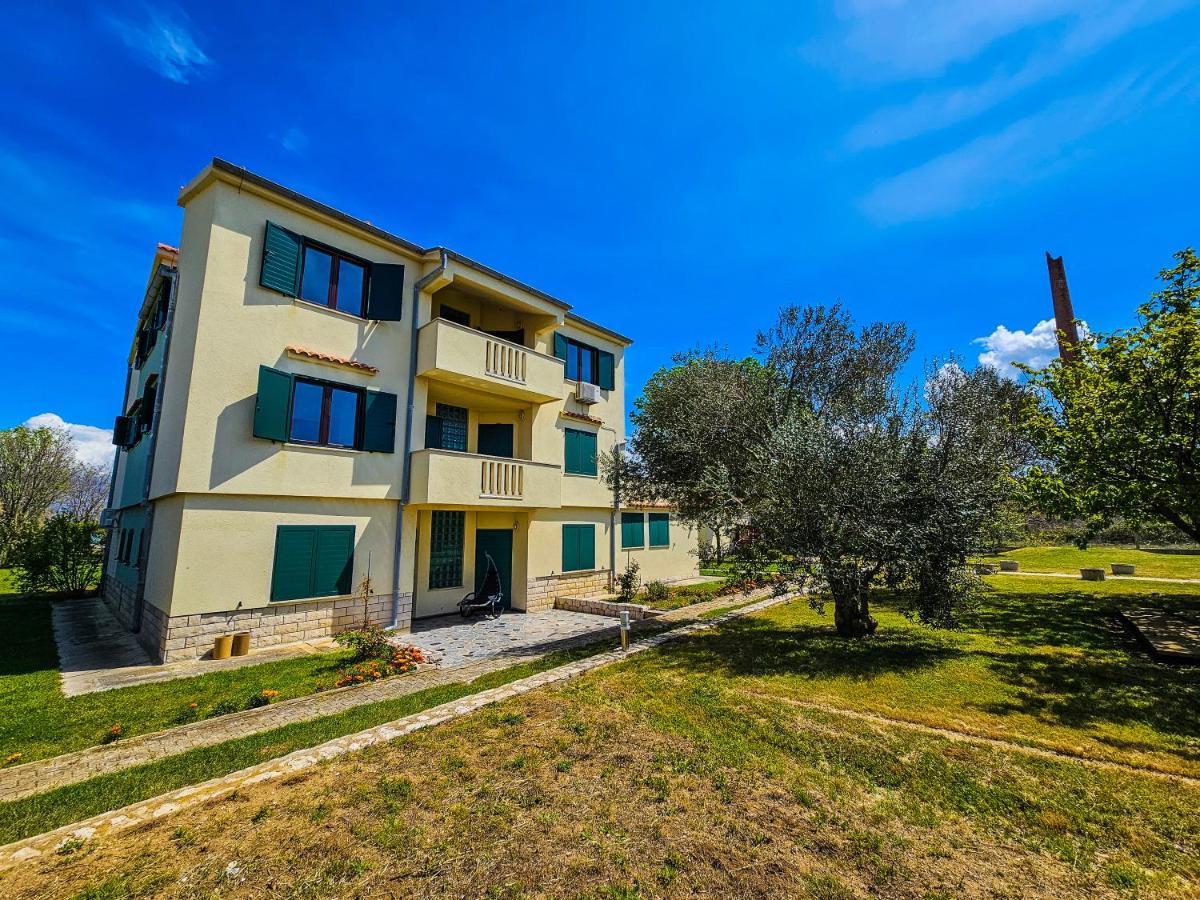Aenona Sea View Apartments Nin Exteriör bild